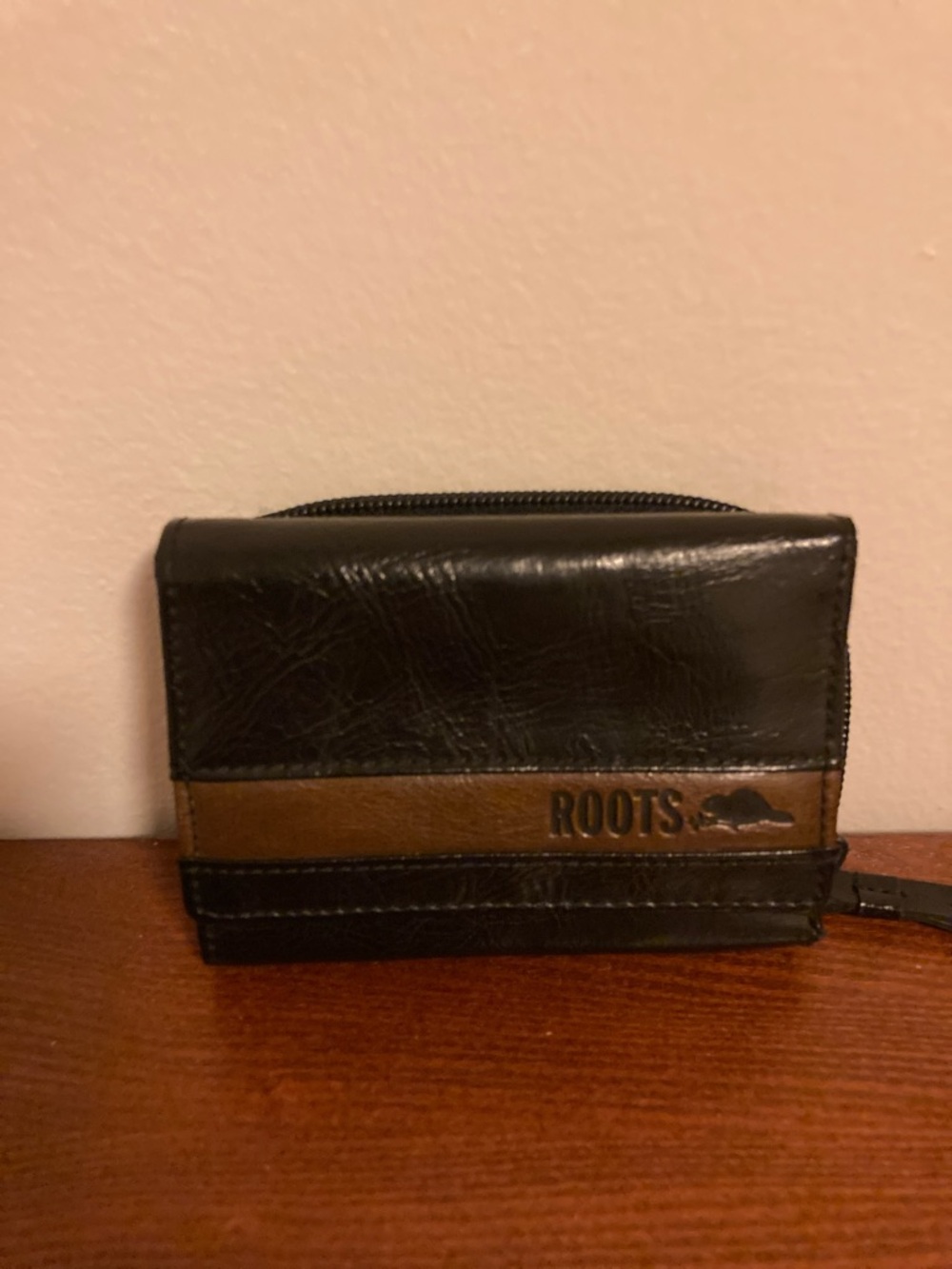 Roots Two-Tone Black and Brown Leather Zip Wallet for Men